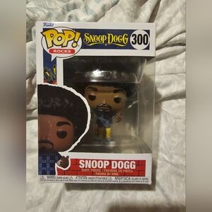 Snoop funky pop